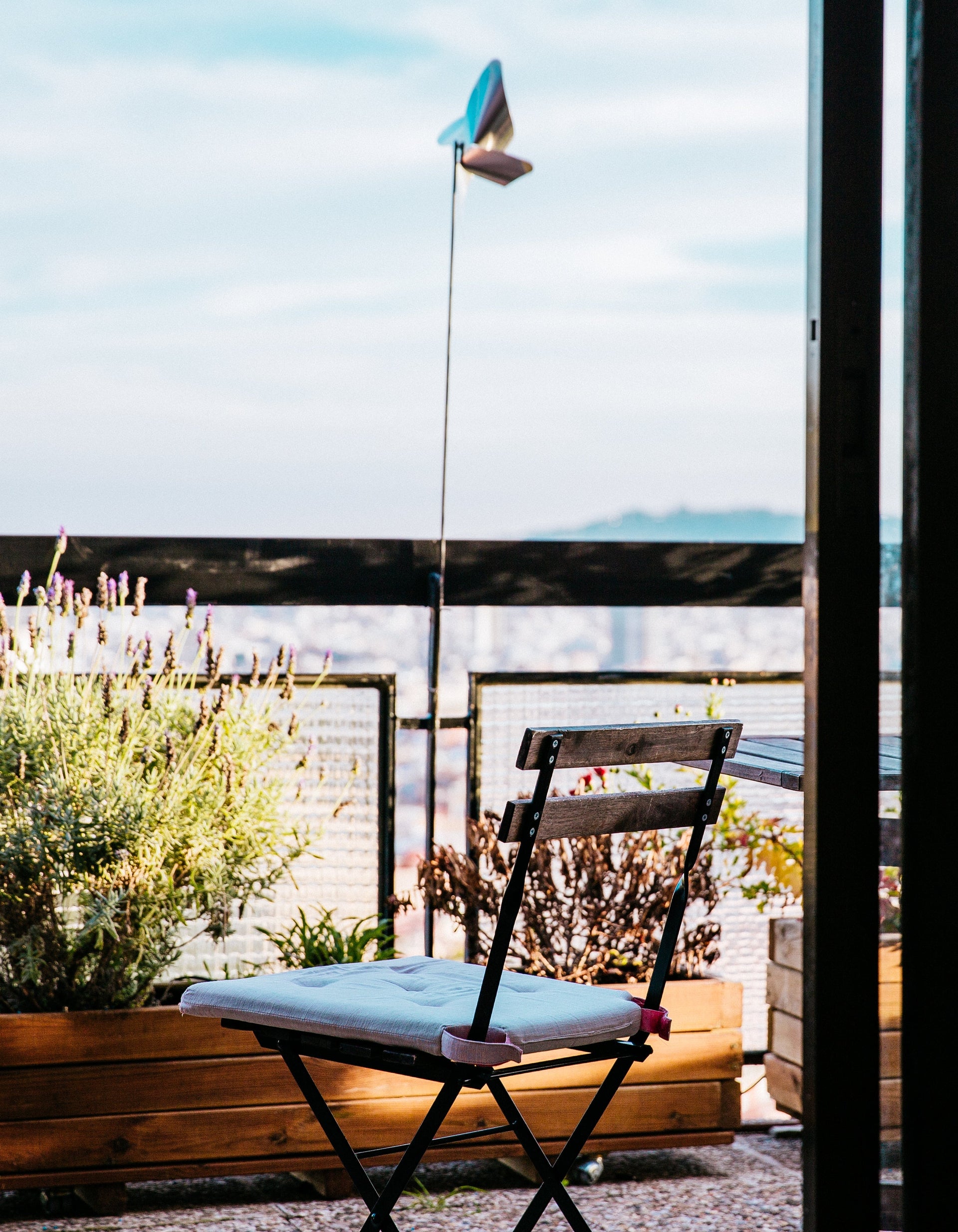 Brighten Up Your Home: Summer Décor Tips for a Breezy, Relaxing Vibe